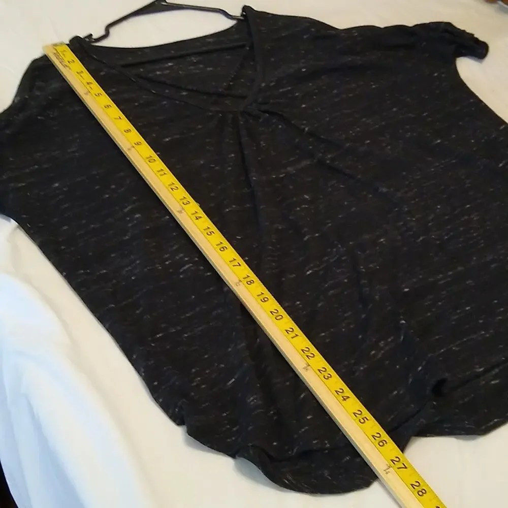 a.n.a women's size XL short sleeve blouse. Casual.